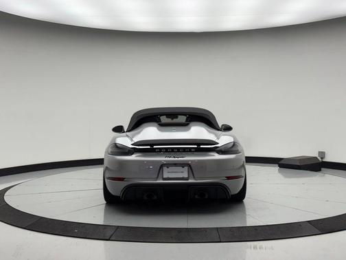 GT Silver Metallic 2021 Porsche 718 Spyder