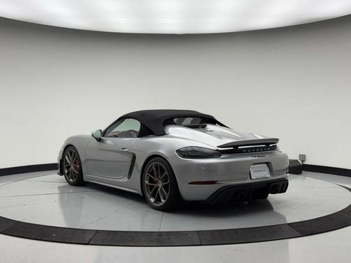 GT Silver Metallic 2021 Porsche 718 Spyder