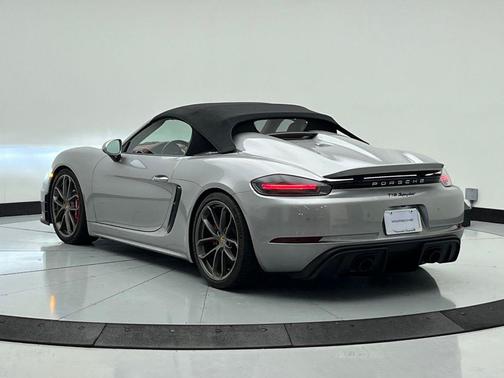 GT Silver Metallic 2021 Porsche 718 Spyder