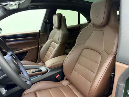 2025 Porsche Macan 4S