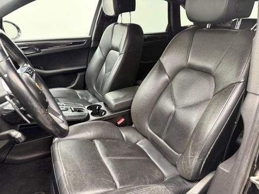 2015 Porsche Macan S