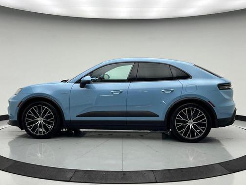 2025 Porsche Macan 4