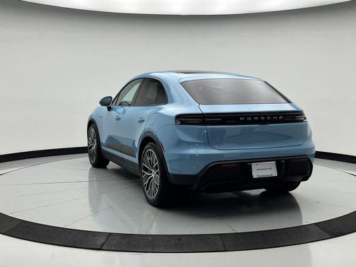 2025 Porsche Macan 4