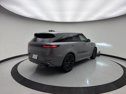 2024 Land Rover Range Rover Sport SE