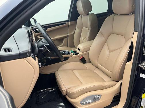 2022 Porsche Macan S