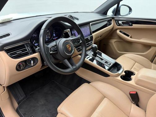 2022 Porsche Macan S