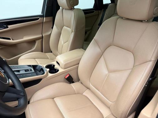 2022 Porsche Macan S
