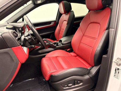 2024 Porsche Cayenne 