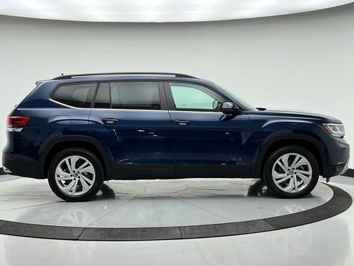 2022 Volkswagen Atlas 2.0T SE w/Technology 4MOTION