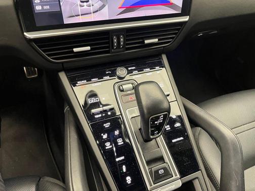 White 2019 Porsche Cayenne S