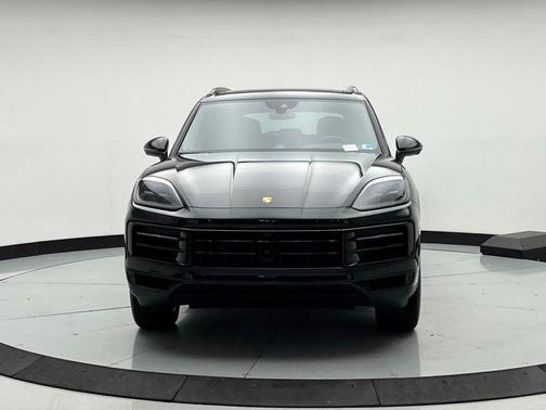 Chromite Black Metallic 2026 Porsche Cayenne Cayenne