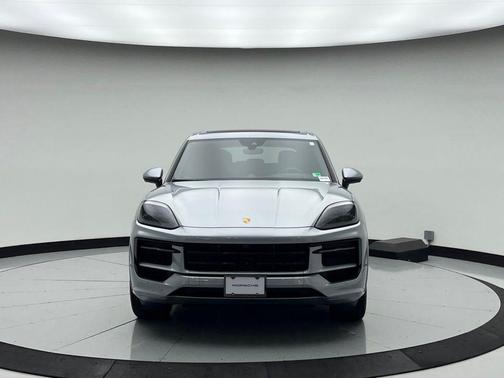 2025 Porsche Cayenne GTS