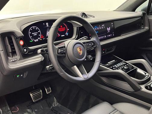 2025 Porsche Cayenne GTS