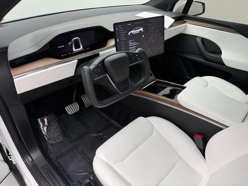 Pearl White Multi-Coat 2024 Tesla Model X Long Range
