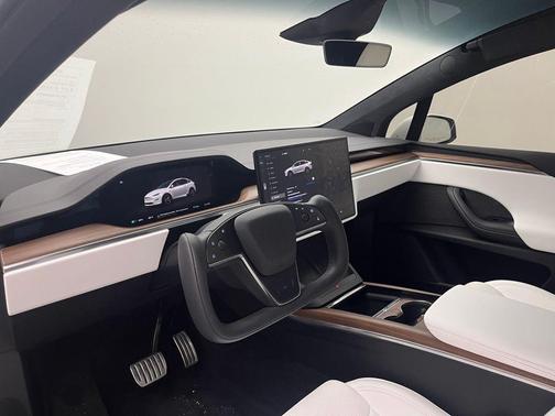 Pearl White Multi-Coat 2024 Tesla Model X Long Range