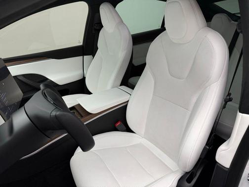 Pearl White Multi-Coat 2024 Tesla Model X Long Range