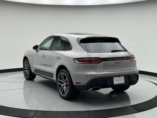 2025 Porsche Macan
