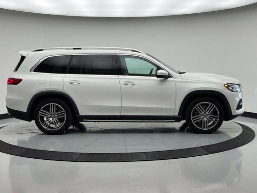 White 2023 Mercedes-Benz GLS 450 4MATIC