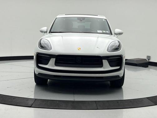 White 2024 Porsche Macan Macan