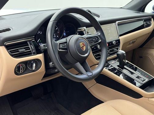 2023 Porsche Macan 