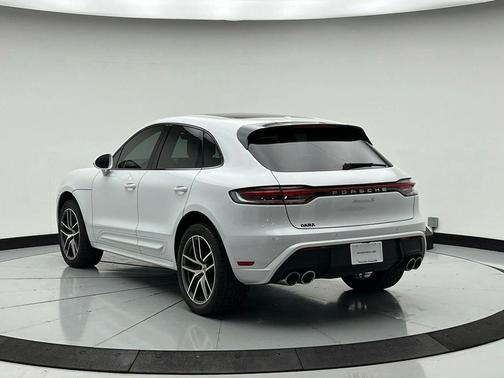 Carrara White 2022 Porsche Macan Macan
