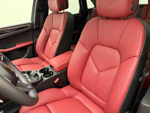 Chalk 2026 Porsche Macan Macan