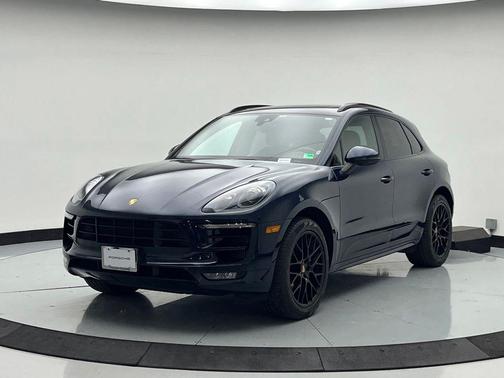 Night Blue Metallic 2018 Porsche Macan Macan GTS