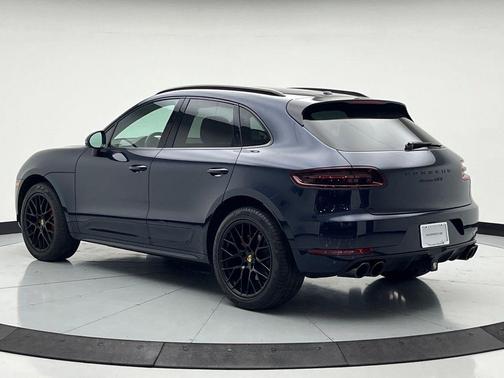 Night Blue Metallic 2018 Porsche Macan Macan GTS
