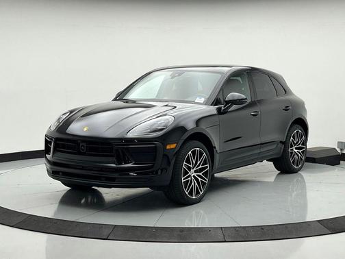 Jet Black Metallic 2026 Porsche Macan Macan