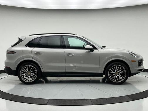 2023 Porsche Cayenne Platinum Edition