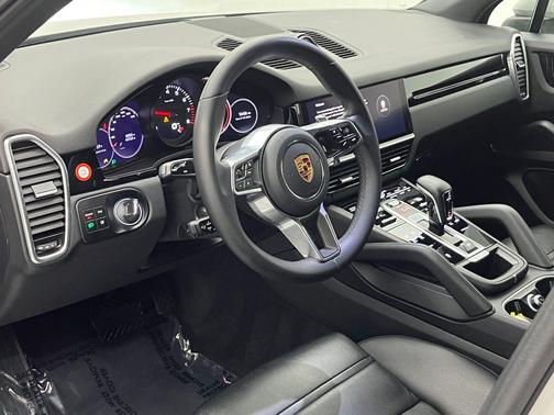 2023 Porsche Cayenne Platinum Edition