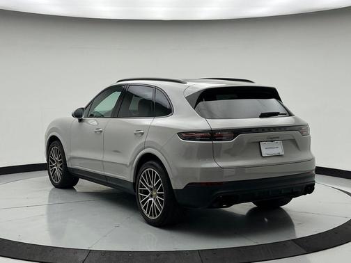 2023 Porsche Cayenne Platinum Edition