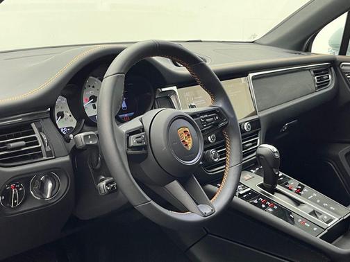 2026 Porsche Macan Macan GTS