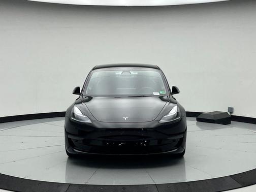 2022 Tesla Model 3 Standard Range