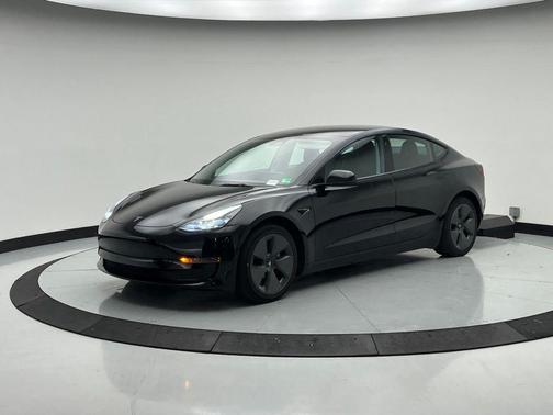 2022 Tesla Model 3 Standard Range