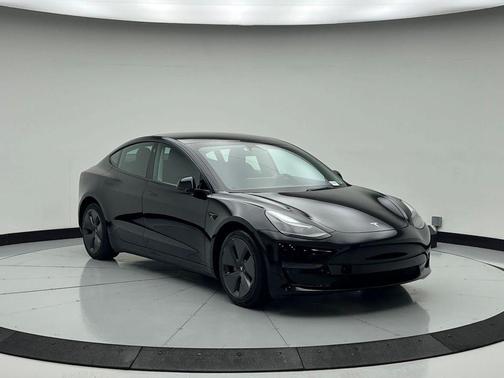 2022 Tesla Model 3 Standard Range