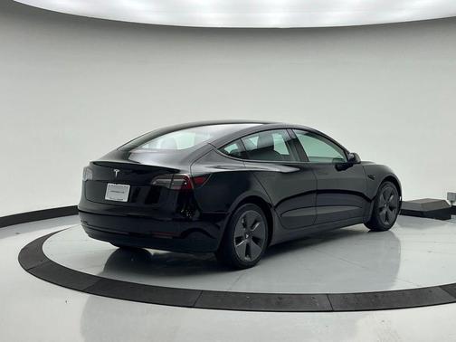 2022 Tesla Model 3 Standard Range