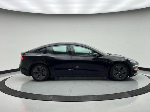 2022 Tesla Model 3 Standard Range