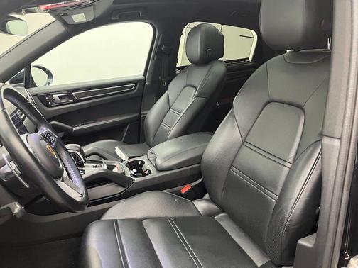 2022 Porsche Cayenne Cayenne