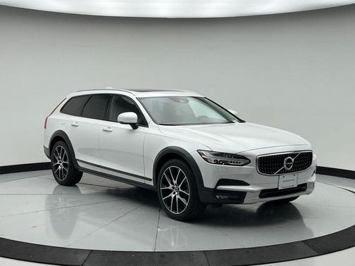 2020 Volvo V90 Cross Country T6