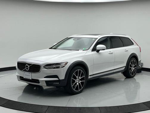 2020 Volvo V90 Cross Country T6