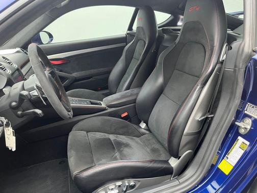 2021 Porsche 718 Cayman GT4