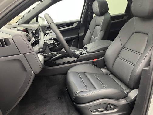 Chalk 2026 Porsche Cayenne S