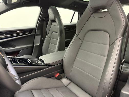 2026 Porsche Panamera 