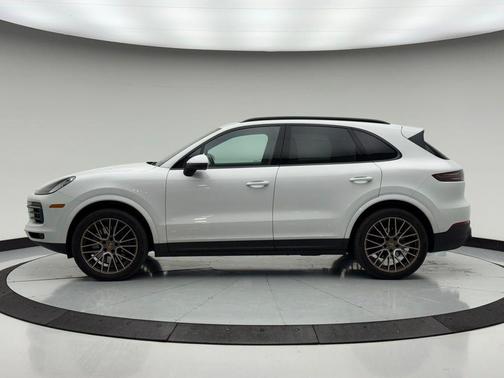 2023 Porsche Cayenne Platinum Edition