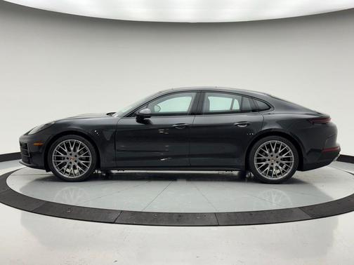2026 Porsche Panamera 