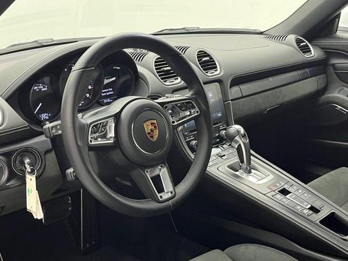 2023 Porsche 718 Spyder 