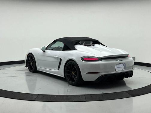 2023 Porsche 718 Spyder 