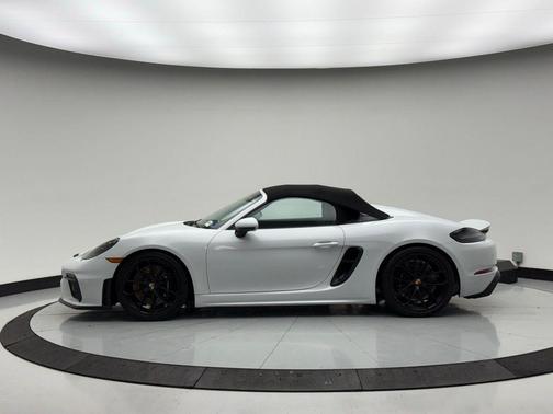 2023 Porsche 718 Spyder 