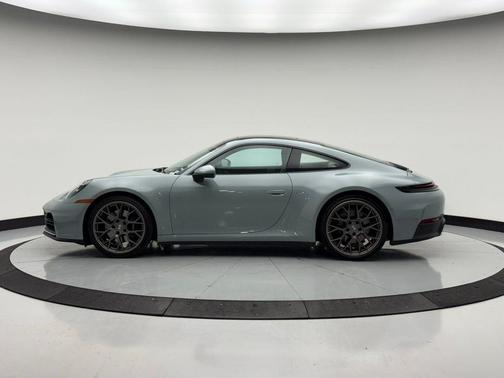 2025 Porsche 911 Carrera